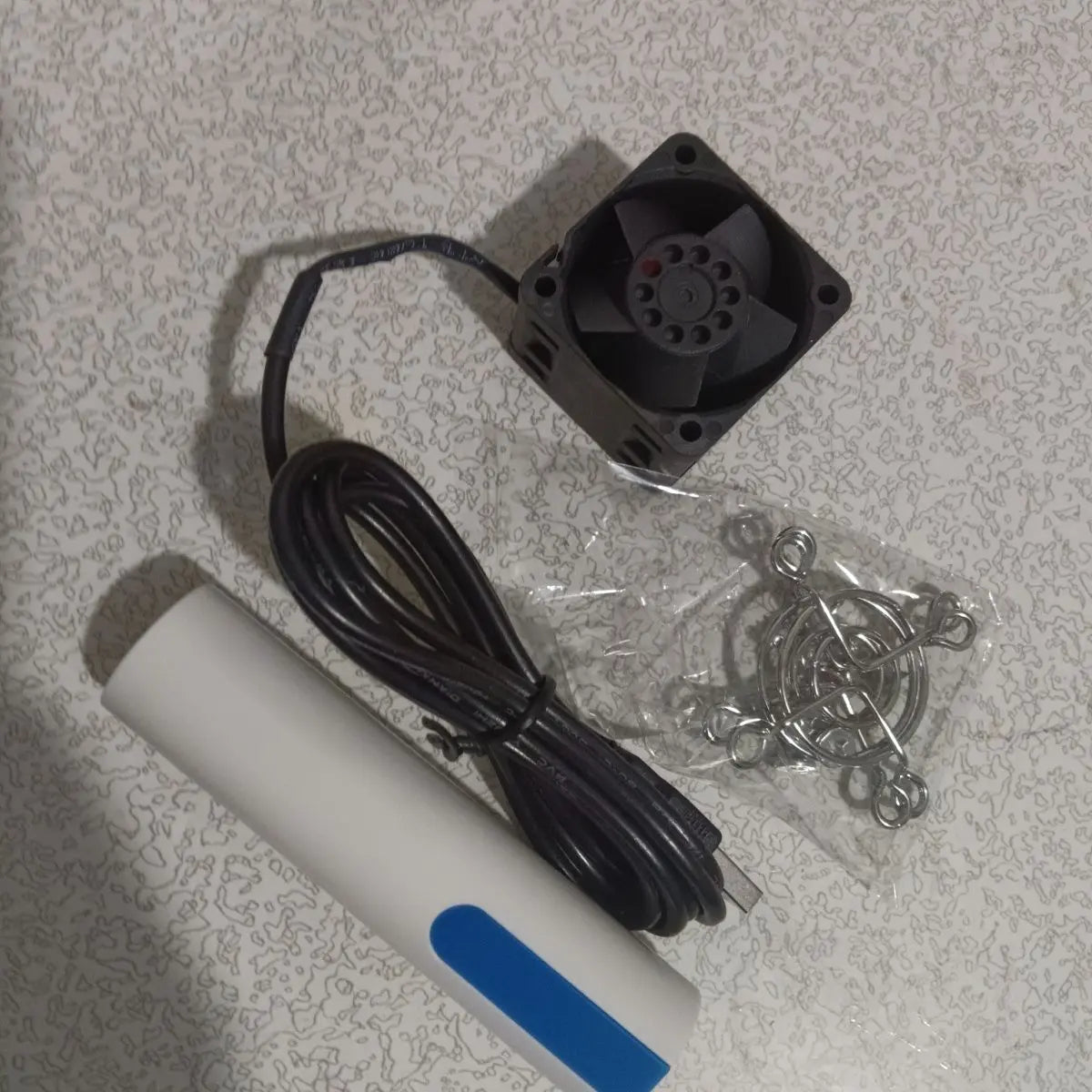 Animal head-specific matching fan